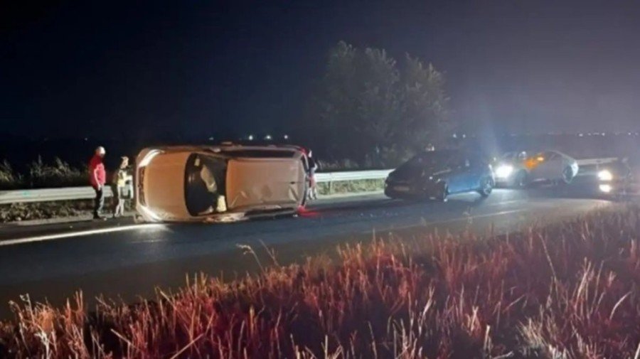 Φοβερό τροχαίο με αυτοκίνητα και μηχανή στην Εγνατία Οδό μετά τα “Olympus Plaza” προς Βέροια-Ένας νεκρός, ένα άτομο σε σοβαρή κατάσταση και 7 τραυματίες-Βίντεο