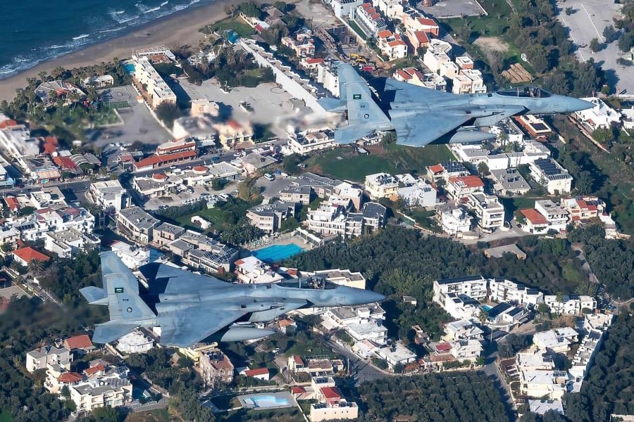 Στα χέρια της ΕΛΑΣ βρίσκεται 26χρονος υπήκοος Αζερμπαϊτζάν που φέρεται να φωτογράφιζε τις βάσεις στη Σούδα.