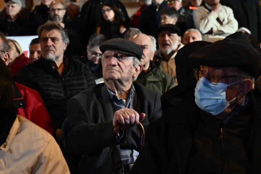 Κοινωνικό μέρισμα: Ποιοι συνταξιούχοι θα λάβουν ενίσχυση 250 ευρώ – Τι προβλέπει η ρύθμιση