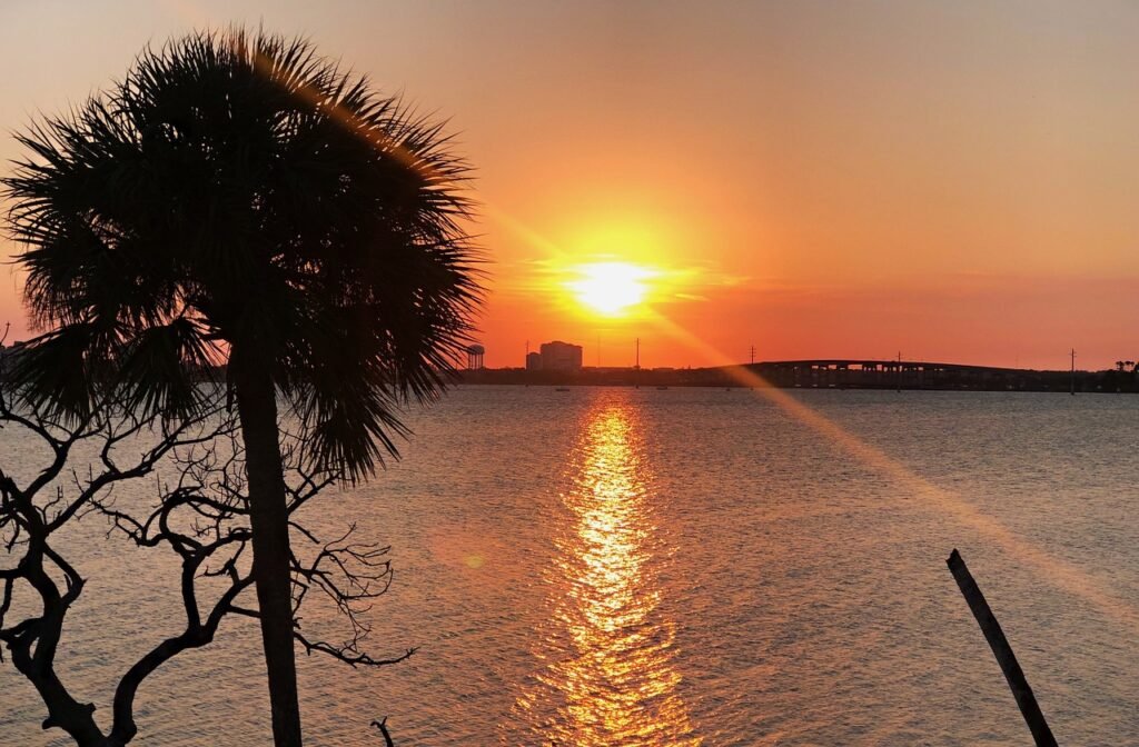 Καιρός: Αίθριος με σημαντική πτώση της θερμοκρασίας την Πέμτπη