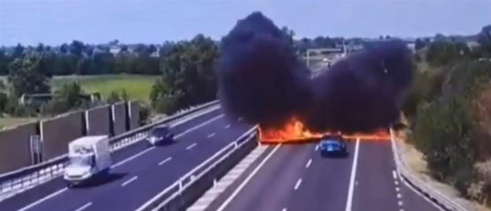 Ιταλία: Διθέσιο αεροσκάφος συνετρίβη σε αυτοκινητόδρομο έξω από την Μπρέσια – Νεκροί οι δυο επιβαίνοντες (βίντεο)