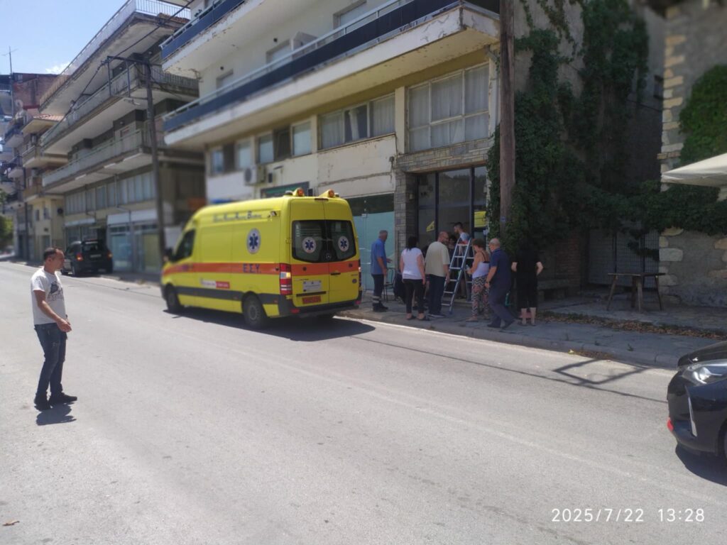 Τροχαίο ατύχημα με ποδηλάτη στην Ορεστείων στην Καστοριά