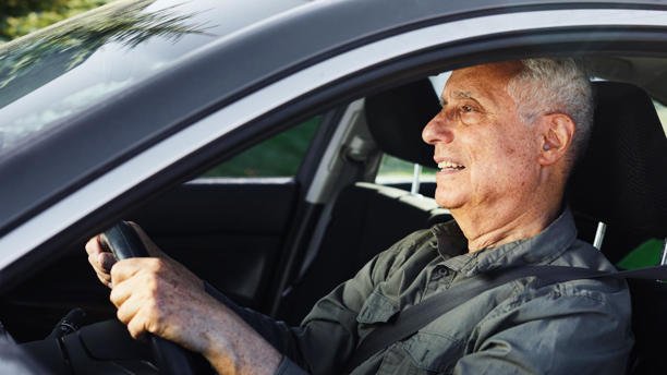 Τέλος η οδήγηση για τους ηλικιωμένους -Ποιοι χάνουν το δίπλωμα στα 65 και ποιοι στα 67