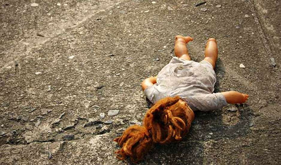 Φρίκη: Βιασμός, αιμομιξία και παιδί από τον πατέρα της