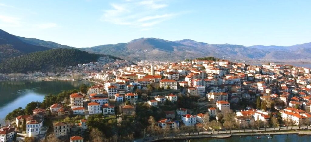 Έντονη μυρωδιά καμένου στην πόλη της Καστοριάς και στην γύρω περιοχή