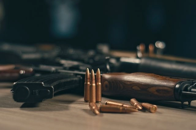 Καστοριά: Εξαρθρώθηκε εγκληματική οργάνωση που διακινούσε τεράστιες ποσότητες πυρομαχικών