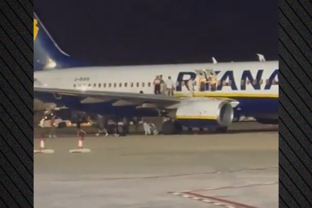 Πανικός σε πτήση της Ryanair από λάθος συναγερμό για φωτιά: Επιβάτες πήδηξαν από το φτερό