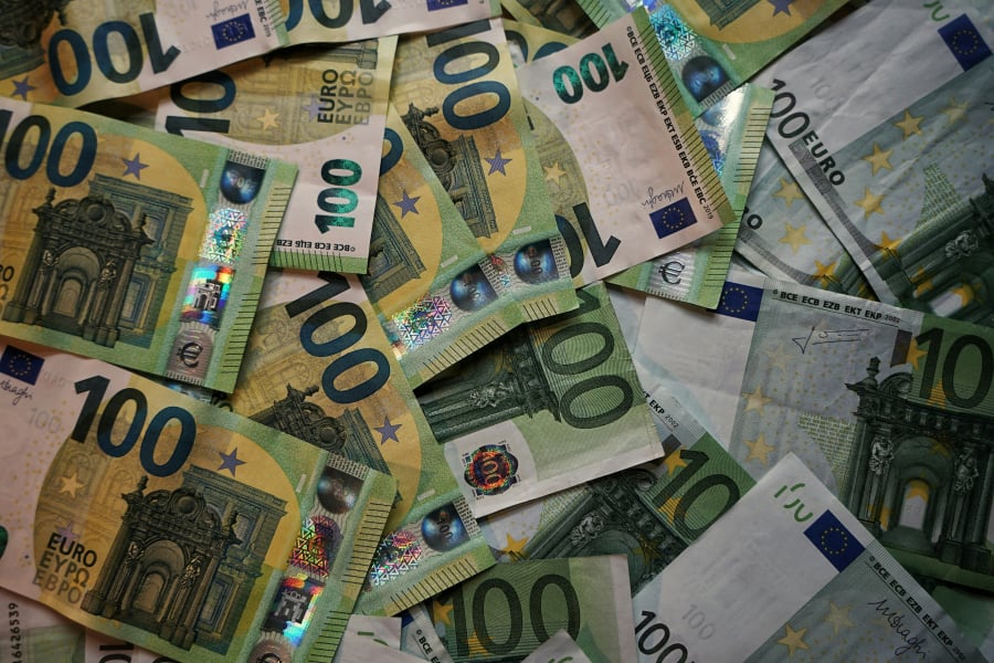 Επίδομα 100 ευρώ: Πιέσεις για την πληρωμή