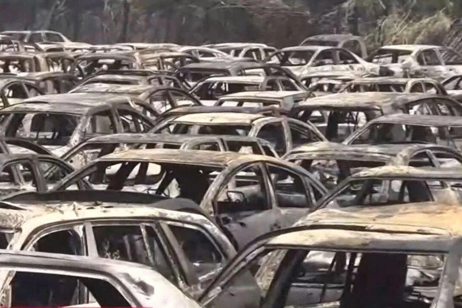 Φωτιά στην Αχαΐα: Κάηκαν 550 οχήματα που είχε κατασχέσει η ΑΑΔΕ