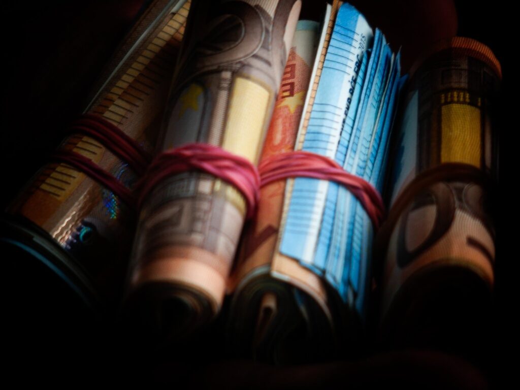 Αλλάζει το ευρώ – Πότε έρχονται νέα χαρτονομίσματα