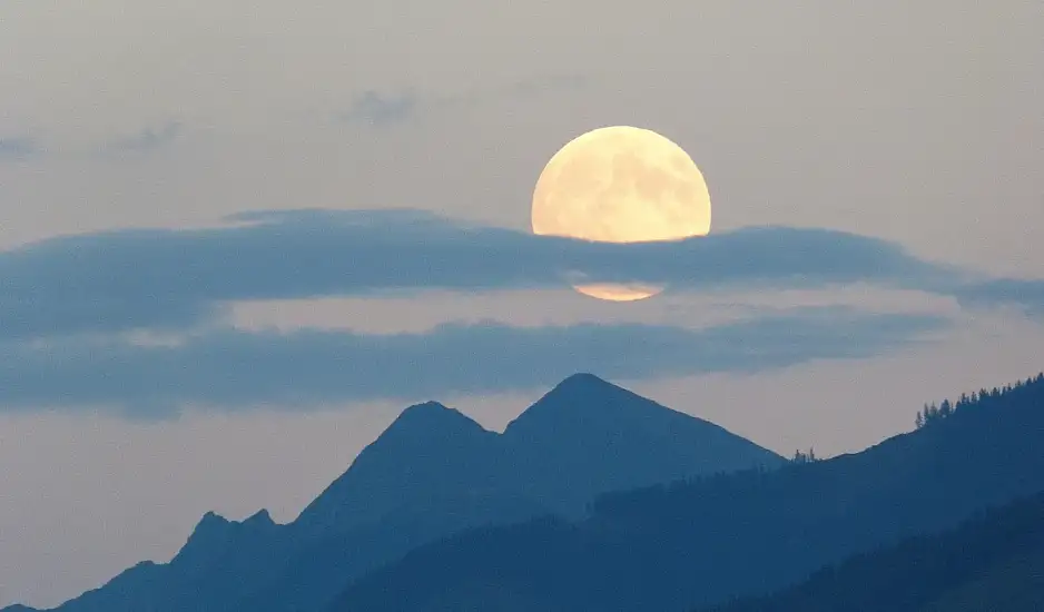 Καιρός: Λίγες νεφώσεις το πρωί, σταδιακή βελτίωση από το μεσημέρι