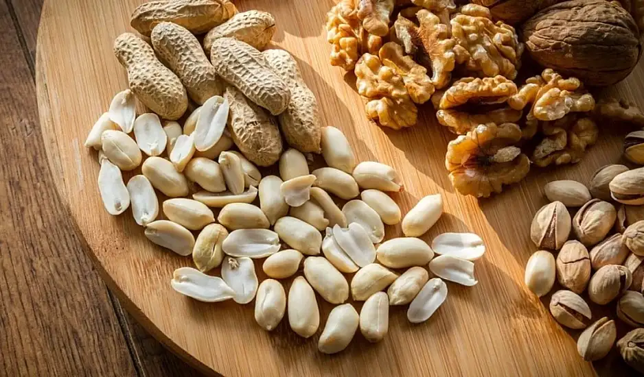 Ξηροί καρποί: Ποιοι είναι οι πιο υγιεινοί και ποιοι κρύβουν κινδύνους για την υγεία