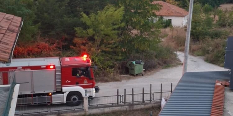 Κοζάνη: Άνδρας έπεσε από σκεπή – Μεταφέρθηκε στο νοσοκομείο