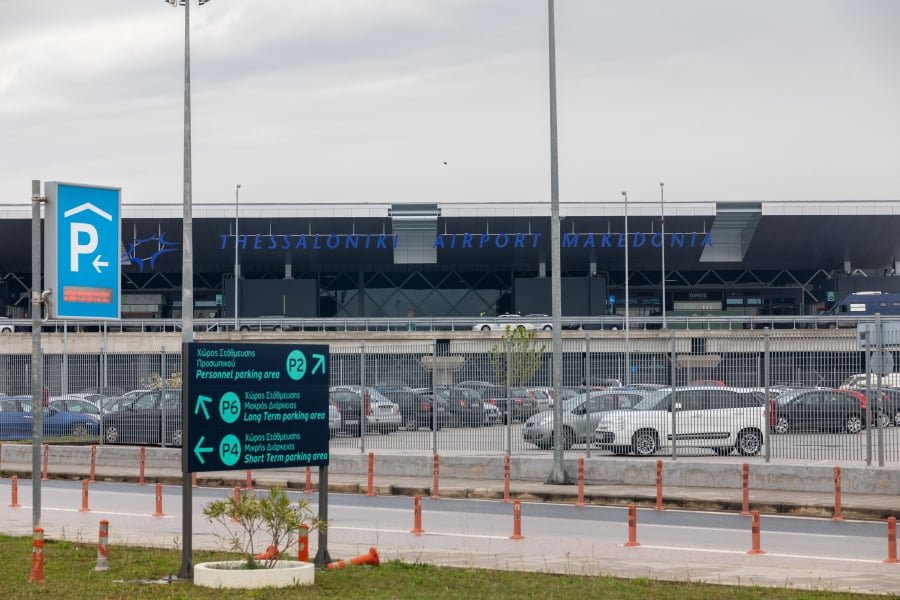 Αναγκαστική προσγείωση αεροσκάφους στη Θεσσαλονίκη – Επιβάτης επιτέθηκε με γροθιές σε 41χρονο