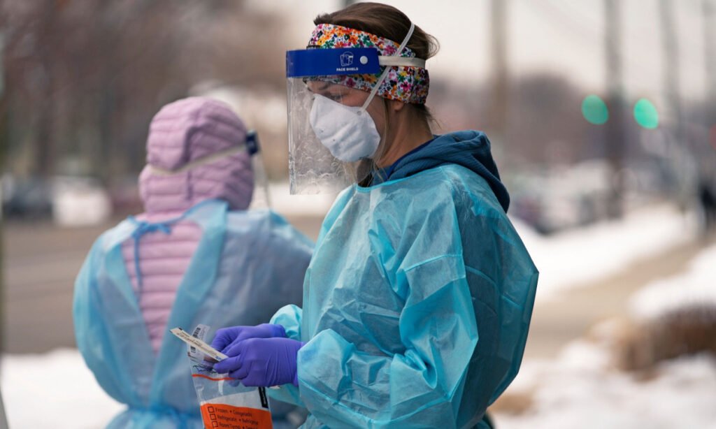 Κορονοϊός: Το νέο «απρόσμενο» σύμπτωμα που προβληματίζει τους γιατρούς – Τι είναι η μετάλλαξη XFG