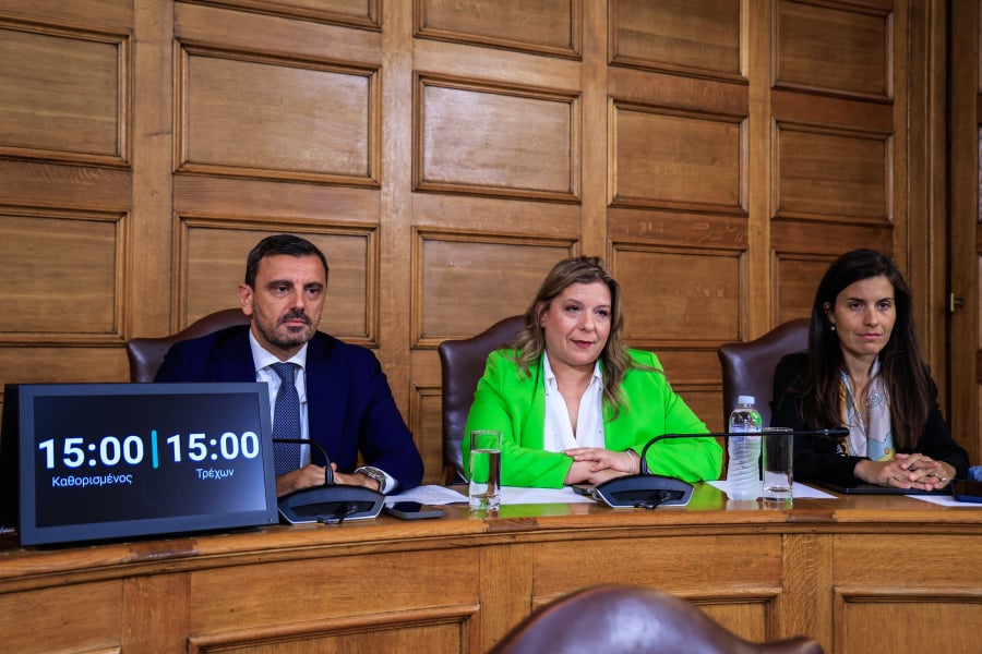 ΟΠΕΚΕΠΕ: Εξεταστική με μακαρίτες, αλλά χωρίς «φραπέ», «χασάπη» και… Ferrari