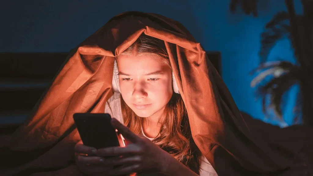 Τέλος τα social media για παιδιά ηλικίας μέχρι 15 χρόνων από Οκτώβριο, θα κλειδώνουν αυτόματα μόλις προσπαθούν να μπουν