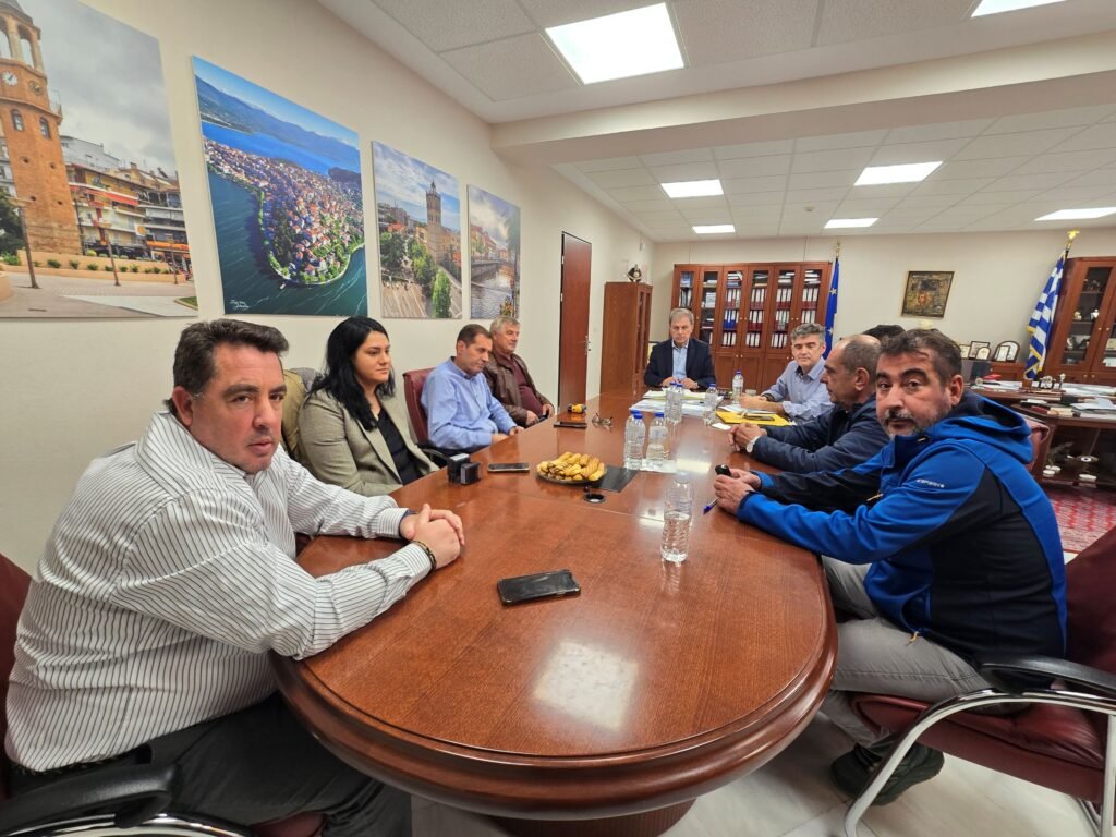 Περιφέρεια Δυτικής Μακεδονίας: Υπογραφή των Συμβάσεων Αποχιονισμού για την περίοδο 2025-2026  από τον Περιφερειάρχη Γιώργο Αμανατίδη