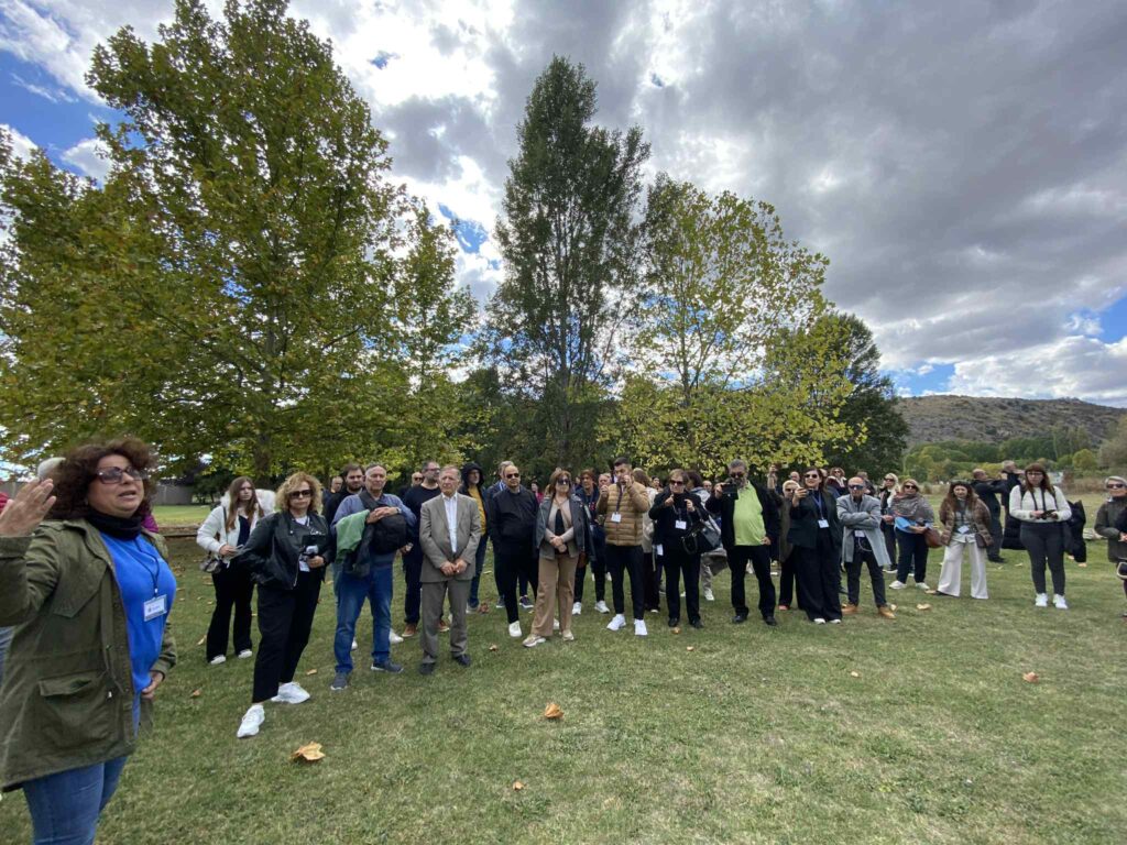 Ιστορικό ταξίδι στην προϊστορία: Οι Δημοσιογράφοι της ΕΣΕΤ στον Λιμναίο Οικισμό Δισπηλιού