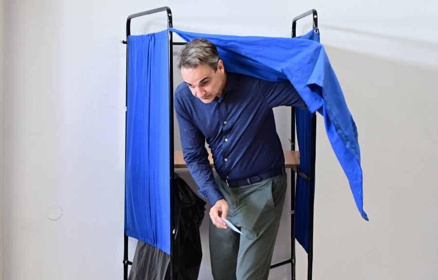 Εκλογικός νόμος και πρόωρες εκλογές ξαναμπαίνουν στο τραπέζι…