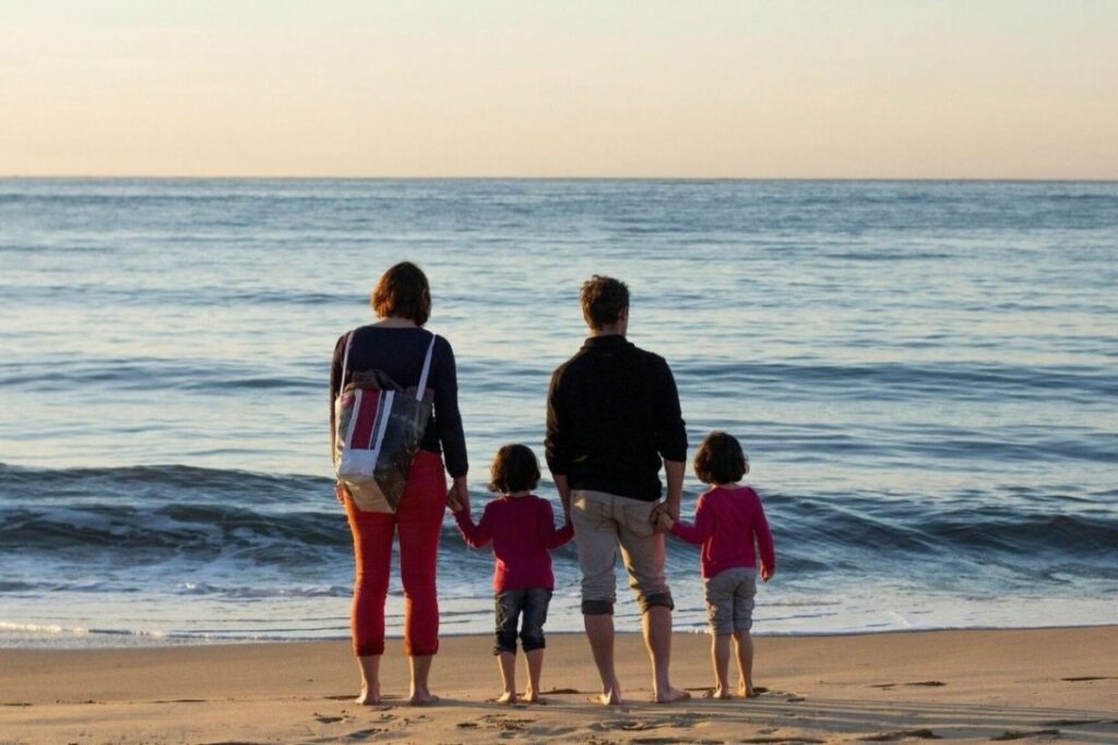 Έρευνα: Το υψηλό κόστος ανατροφής παιδιών στην Ελλάδα «επιταχύνει» τον δημογραφικό «εφιάλτη»