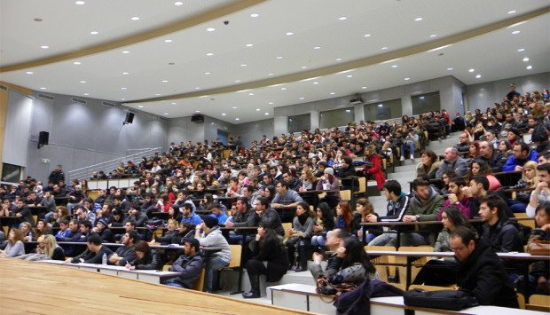 Το «Εισιτήριο» της Γνώσης: Το κόστος μετακίνησης απειλεί την πρόσβαση των φοιτητών του Πανεπιστημίου  στην Καστοριά