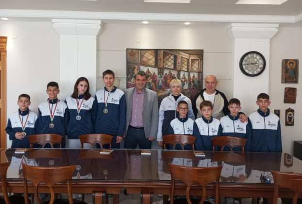 Οι Αθλητές ΤΑΕΚΒΟΝΤΟ της ΙΚΜΑΔΑ  στον Αντιπεριφερειάρχη Καστοριάς