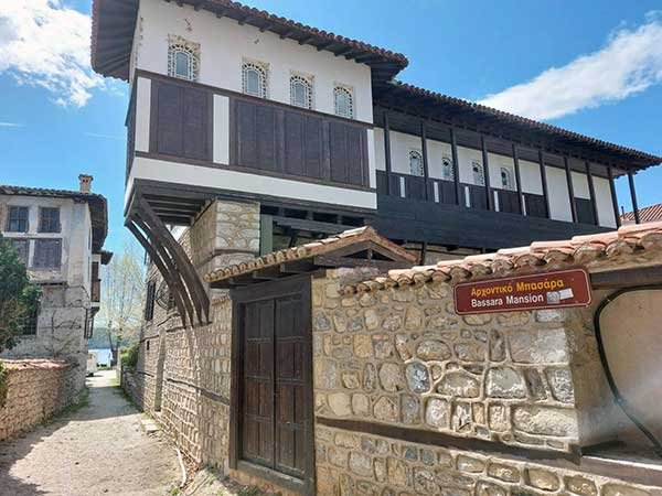 Καστοριά: Κλοπή εκθεμάτων από Φωτογραφική Έκθεση στο Αρχοντικό Μπασάρα