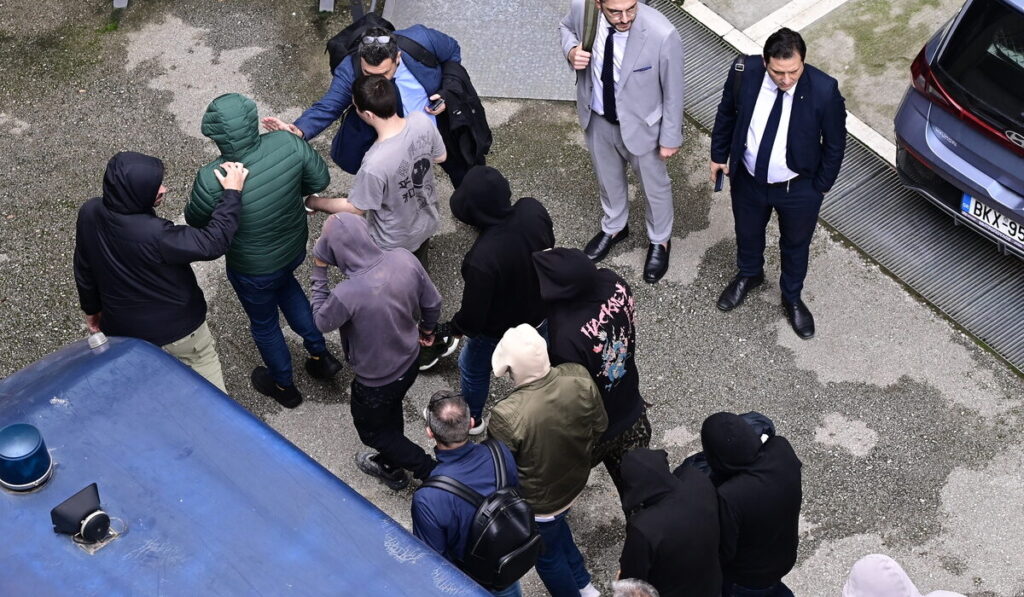 ΟΠΕΚΕΠΕ: Μπουτίκ πολυτελείας το σπίτι του αρχηγού στα Γιαννιτσά – Συλλογή από BVLGARI και Louis Vuitton