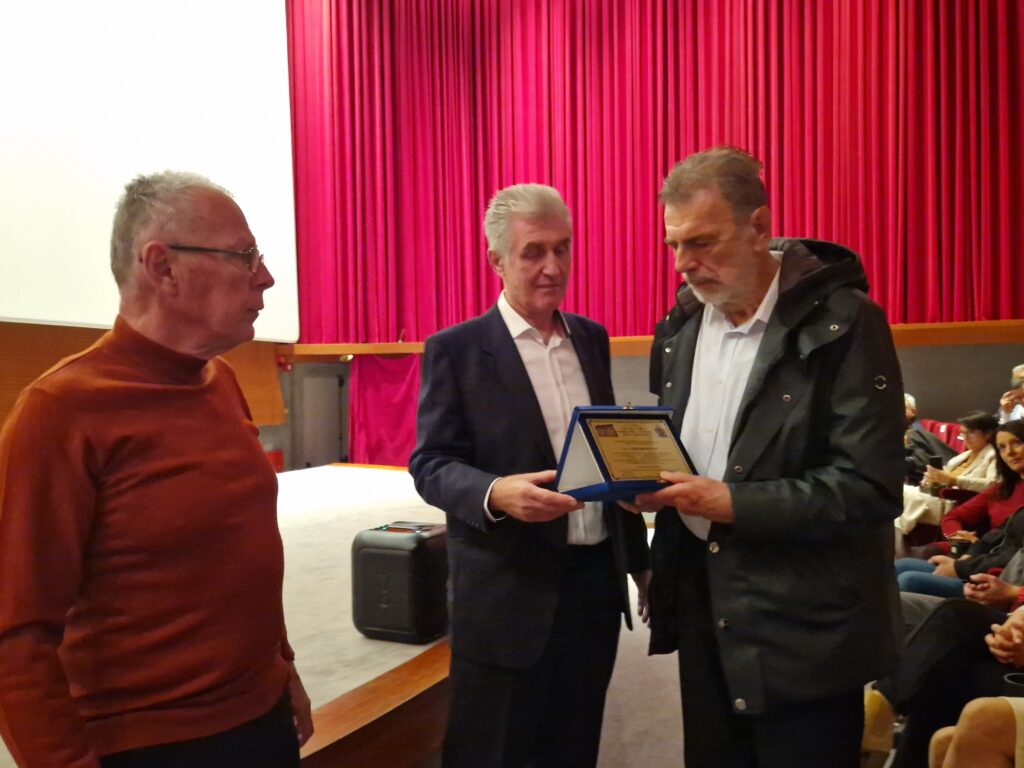 Πρωτοφανής προσέλευση στην Καστοριά για την προβολή του «Παύλου Μελά» με τον Λάκη Κομνηνό