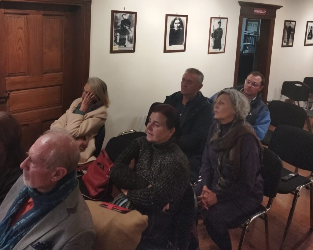 Εκδήλωση με θέμα:  «Χορεύοντας την μνήμη, υφαίνοντας την κοινωνία. Από τα γλέντια και τα χοροστάσια, στη σκηνή και στην παρουσίαση»