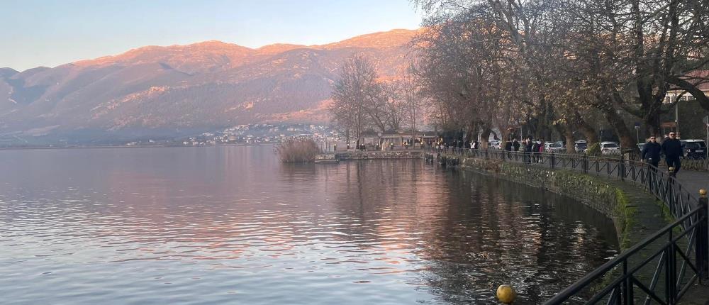 Ιωάννινα: Γυναίκα έπεσε στη λίμνη – Περαστικοί ειδοποίησαν την Αστυνομία