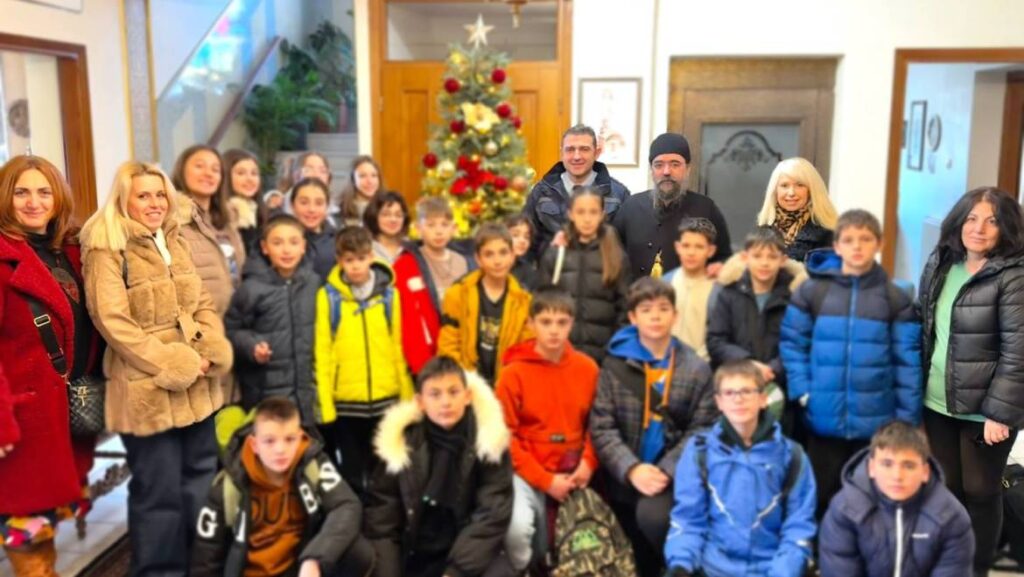 Κάλαντα Χριστουγέννων καὶ ἐνίσχυση τοῦ Φιλοπτώχου ἀπὸ τὴν Ἀστυνομία Καστοριᾶς