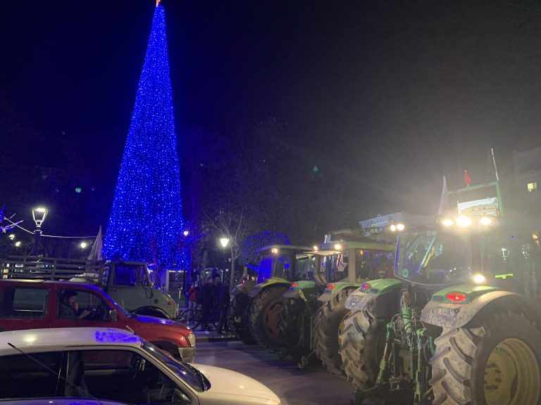 Εν αναμονή των αποφάσεων των αγροτών: Συμμετοχή στις απεργιακές κινητοποίησεις – Με τρακτέρ στο κέντρο της Λάρισας, των Τρικάλων και του Βόλου