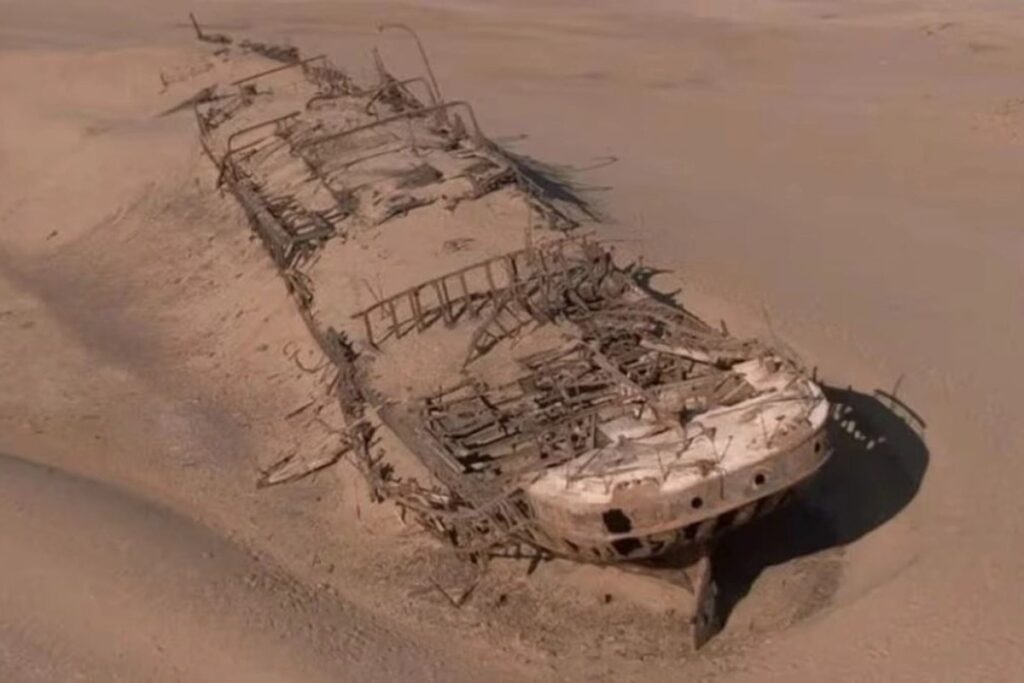 Πλοίο 500 ετών αναδύεται μέσα από την άμμο: Αποκαλύπτει 2.000 χρυσά νομίσματα