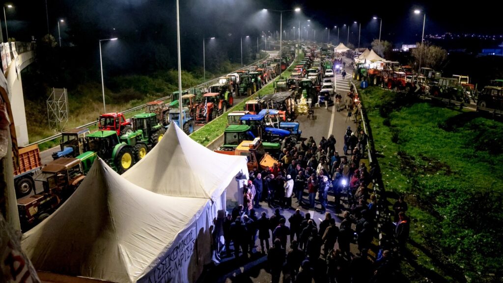 Άγρότες: Καταγγέλουν νέο μπάχαλο με τις πληρωμές – «Βλέπουν τα αγροτεμάχια στο… Google Maps, κανένας δεν ξέρει τι λεφτά παίρνουμε»