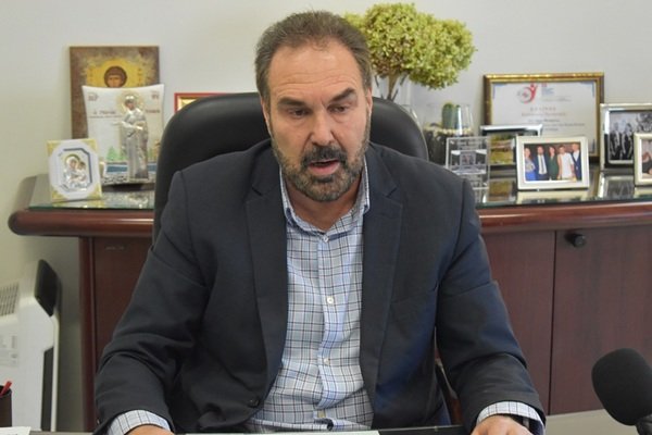 «Είμαστε Έλληνες, όχι Σλάβοι» λένε από τον Δήμο Φλώρινας μετά την διακοπή των σλάβικων τραγουδιών σε συναυλία των Banda Entopica