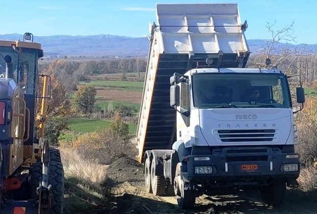 Συντήρηση Αγροτικής Οδοποιίας σε Λεύκη και Χαλάρα από την Π.Ε. Καστοριάς