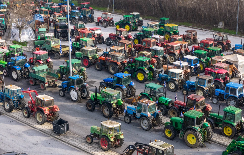 Χριστούγεννα στα μπλόκα, αποφάσισαν οι αγρότες – «Ελευθέρας» για τους ταξιδιώτες