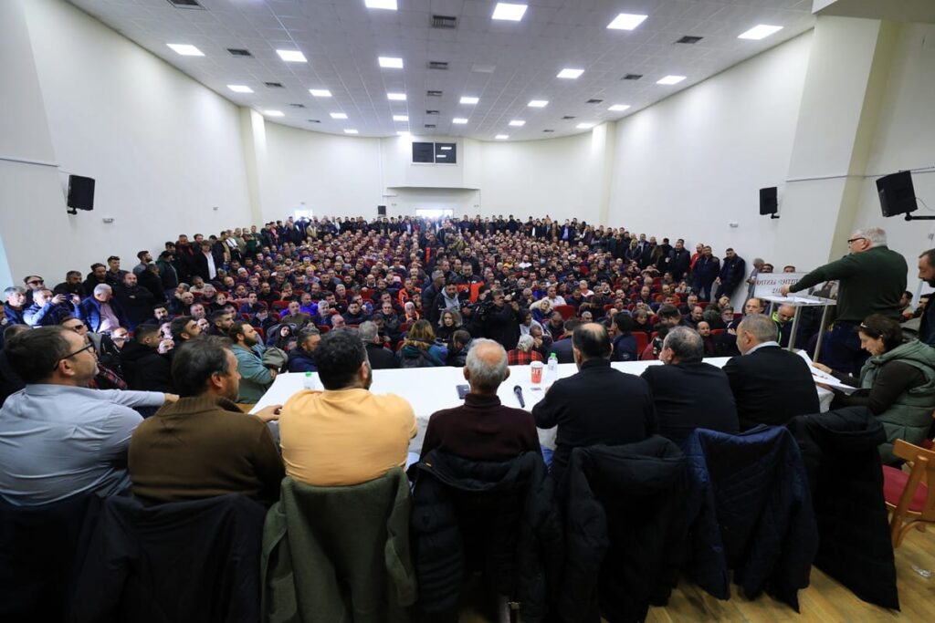 «Όχι» στη συνάντηση με Μητσοτάκη λένε οι αγρότες – Παραμένουν στα μπλόκα