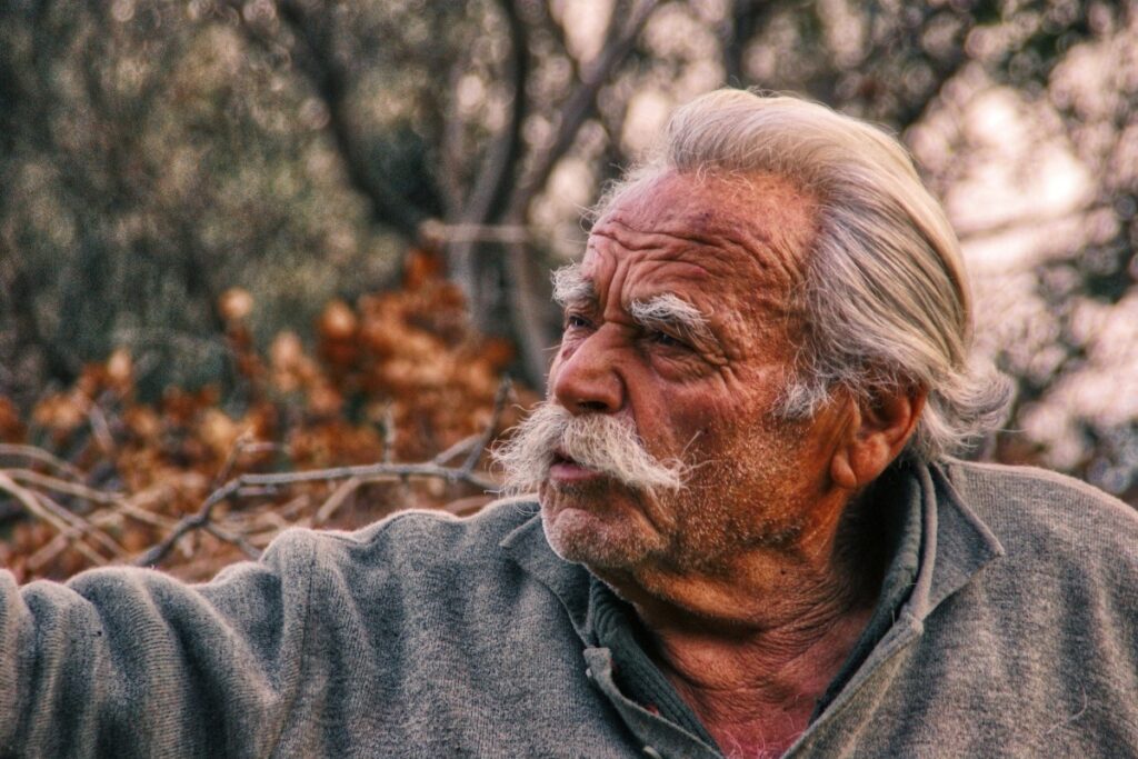 Οι Έλληνες ανάμεσα στους πιο γενναιόδωρους λαούς του πλανήτη – Η θέση‑έκπληξη σε νέα παγκόσμια έρευνα