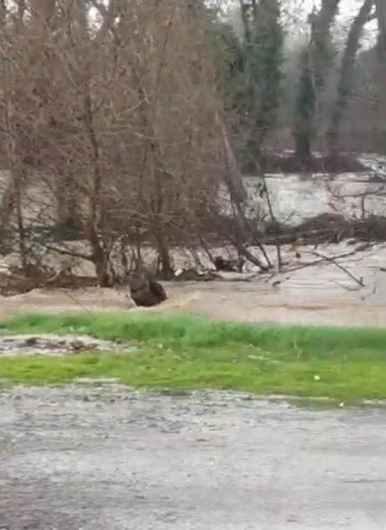 Πλημμύρισε και πάλι ο Αλιάκμονας: Στο ίδιο έργο πάλι θεατές