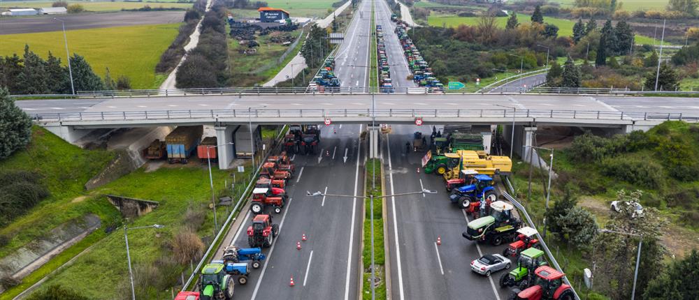 Κοζάνη: Αποκλεισμό σε Σιάτιστα και Φιλώτα επί της Εγνατίας οδού αποφάσισαν οι παραγωγοί