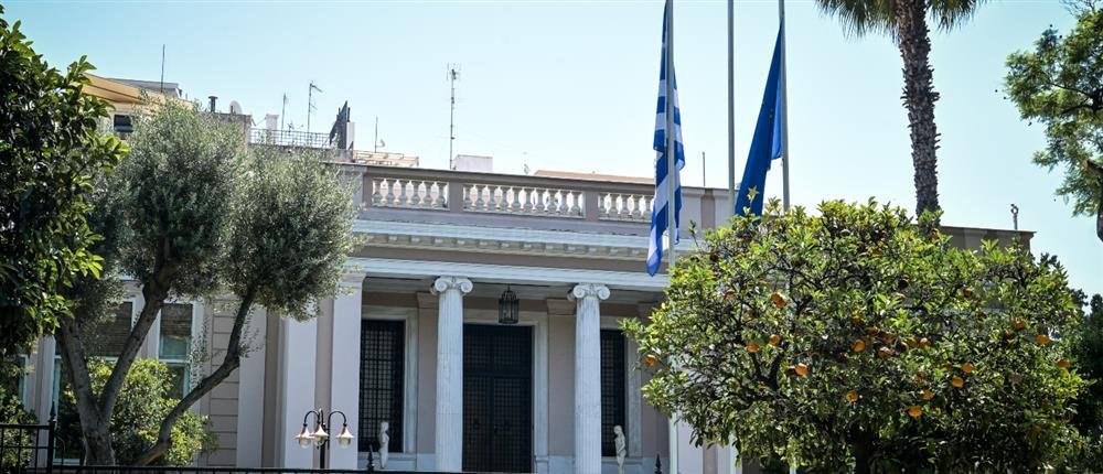 Μαξίμου σε αγρότες: Η κοινωνία δεν έχει άλλο χρόνο για επαναστατική γυμναστική