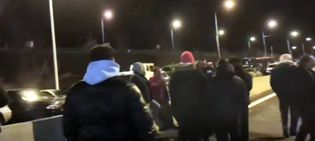 Αποχωρούν οι αγρότες από το μπλόκο της Σιάτιστας – Μηχανοκίνητο συλλαλητήριο σε όλες τις έδρες των Περιφερειακών Ενοτήτων (Βίντεο)