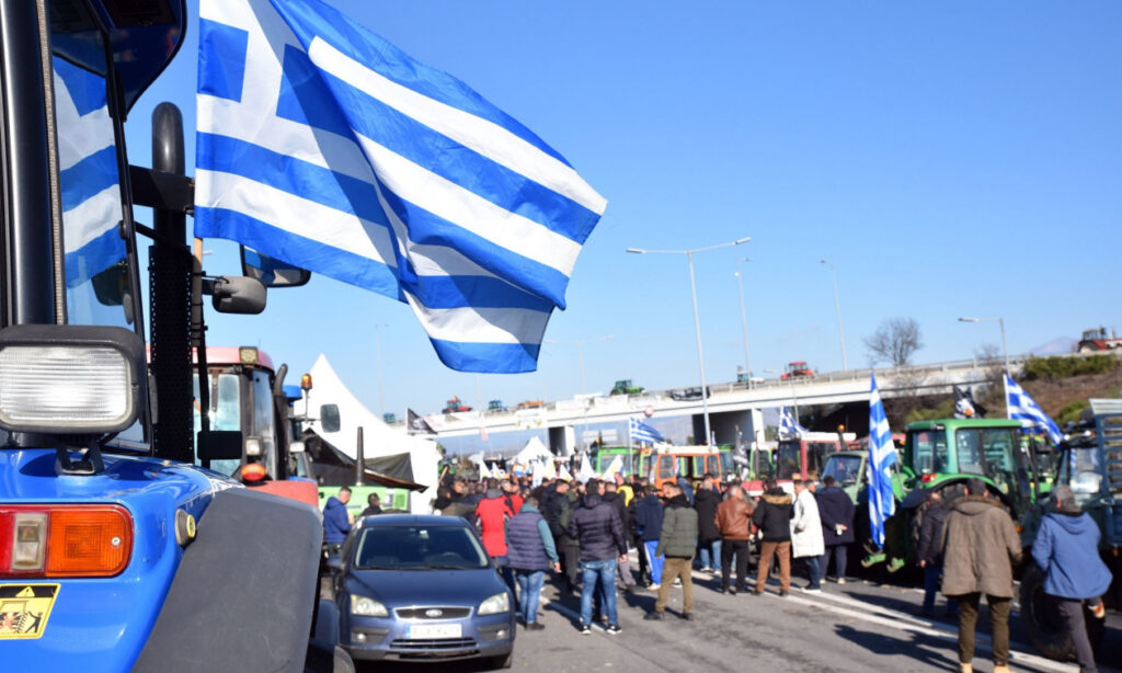 Αγρότες για τη συνέχεια των μπλόκων: «Δεν πάμε στο τραπέζι του διαλόγου σαν ζητιάνοι»