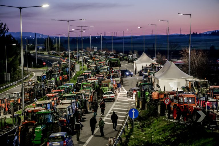 Αγρότες: Το μεσημέρι η συνάντηση με τον Πρωθυπουργό – Επί τάπητος τα φλέγοντα ζητήματα του πρωτογενή τομέα