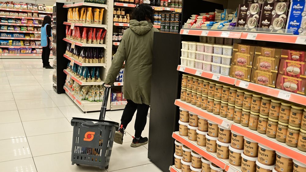 Περαιτέρω άνοδος του πληθωρισμού στο 2,6% τον Δεκέμβριο – Ανατιμήσεις 13,1% στο κρέας και 8,4% στα ενοίκια