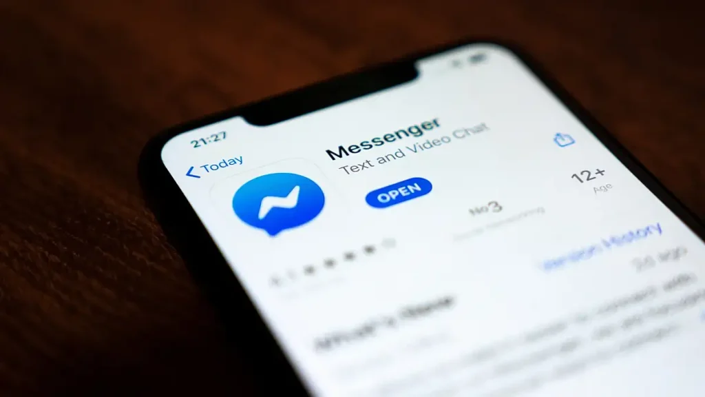 Messenger: Η «κρυφή» ρύθμιση που ρουφάει τη μπαταρία του κινητού σας – Πώς να την απενεργοποιήσετε