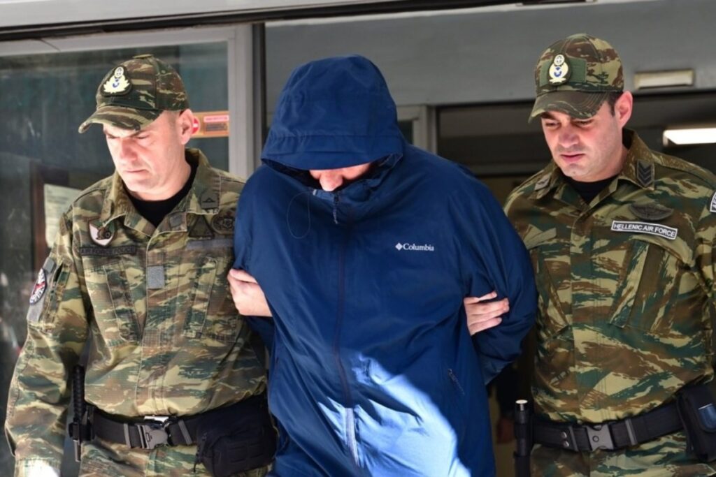 Η γυναίκα – «σκιά» πίσω από τον σμήναρχο κατάσκοπο των Κινέζων ‑ Το δεύτερο κινητό με το κρυπτογραφημένο λογισμικό